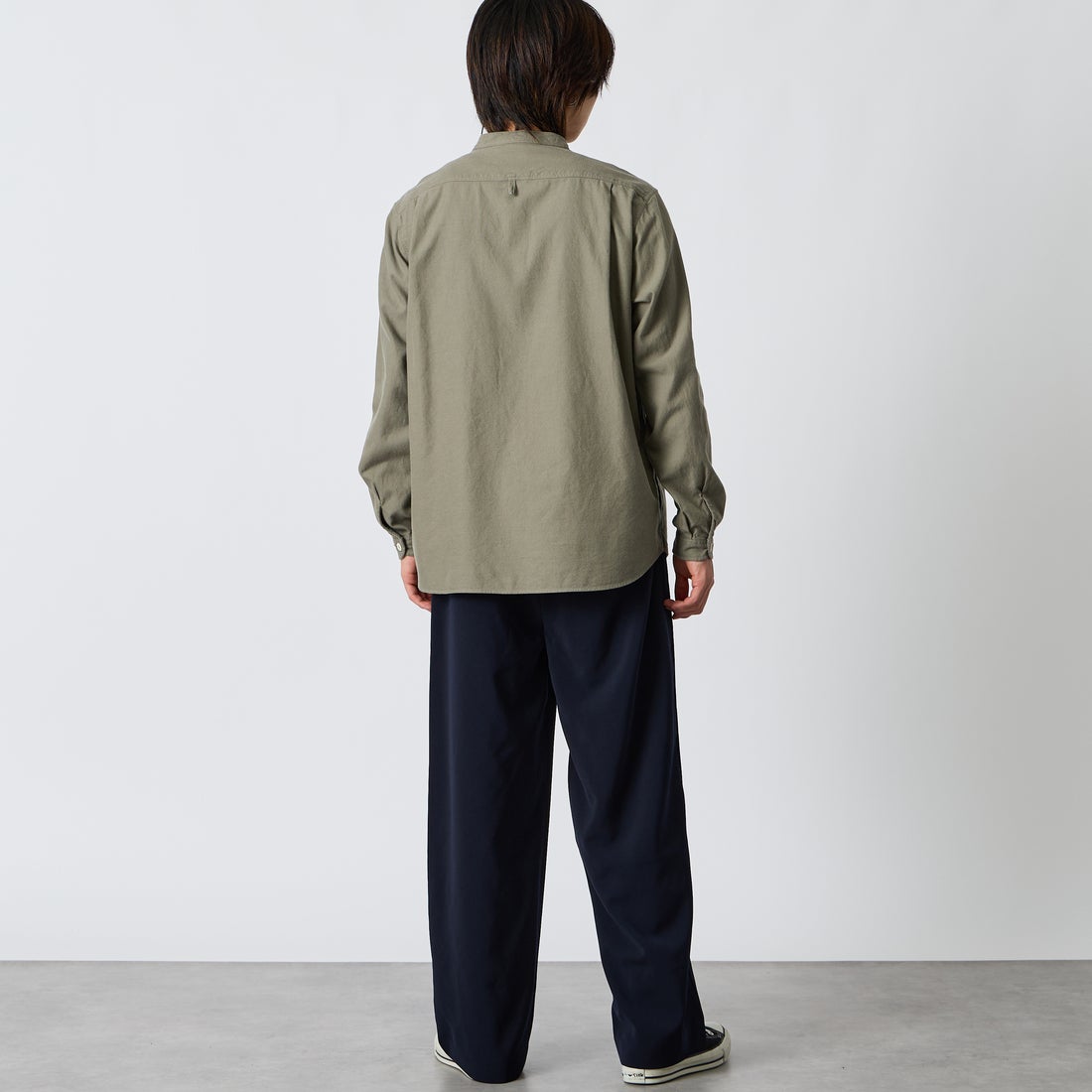 DANTON [ダントン] 先染めビエラ バンドカラーシャツ [DT-B0280VSS] OLIVE CHAM &&モデル身長：177cm 着用サイズ：42&&