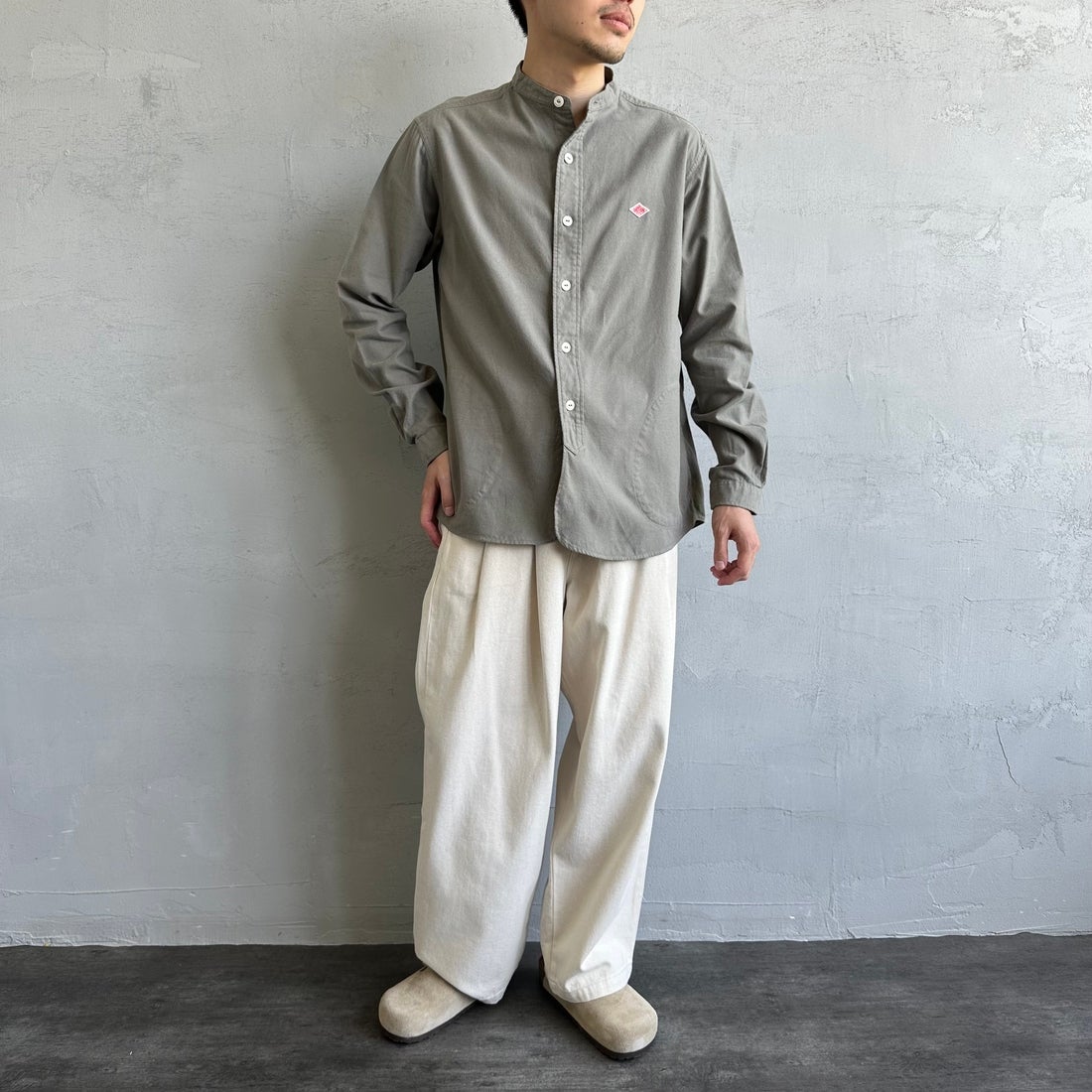 DANTON [ダントン] 先染めビエラ バンドカラーシャツ [DT-B0280VSS] OLIVE CHAM &&モデル身長：168cm 着用サイズ：38&&