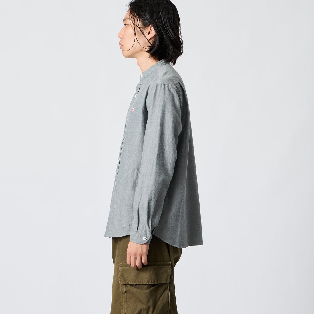 DANTON [ダントン] 先染めビエラ バンドカラーシャツ [DT-B0280VSS] GREY CHAMB &&モデル身長：175cm 着用サイズ：40&&