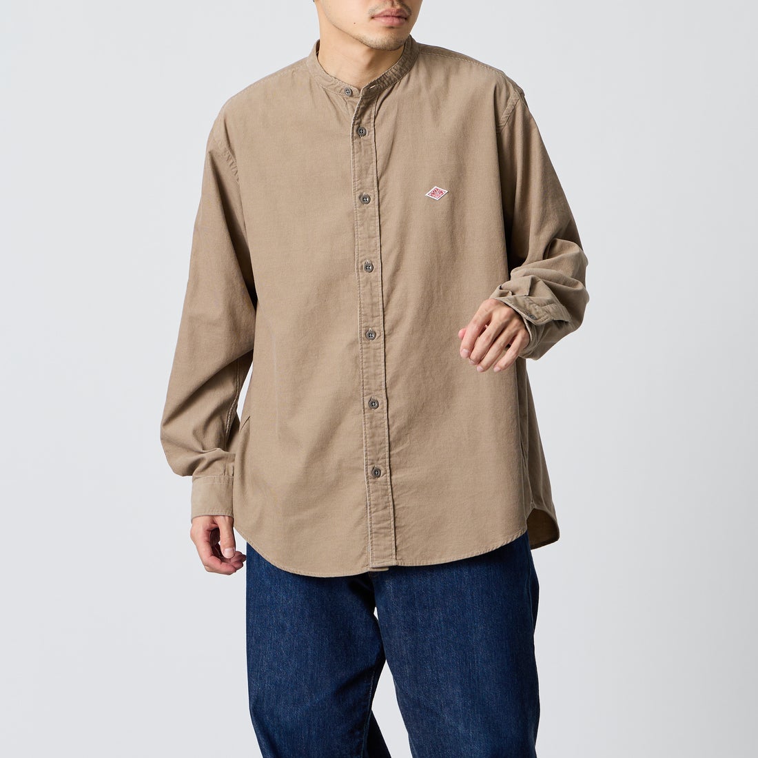 DANTON [ダントン] コーデュロイ バンドカラーシャツ [DT-B0291MCD] SAND BEIGE &&モデル身長：168cm 着用サイズ：40&&