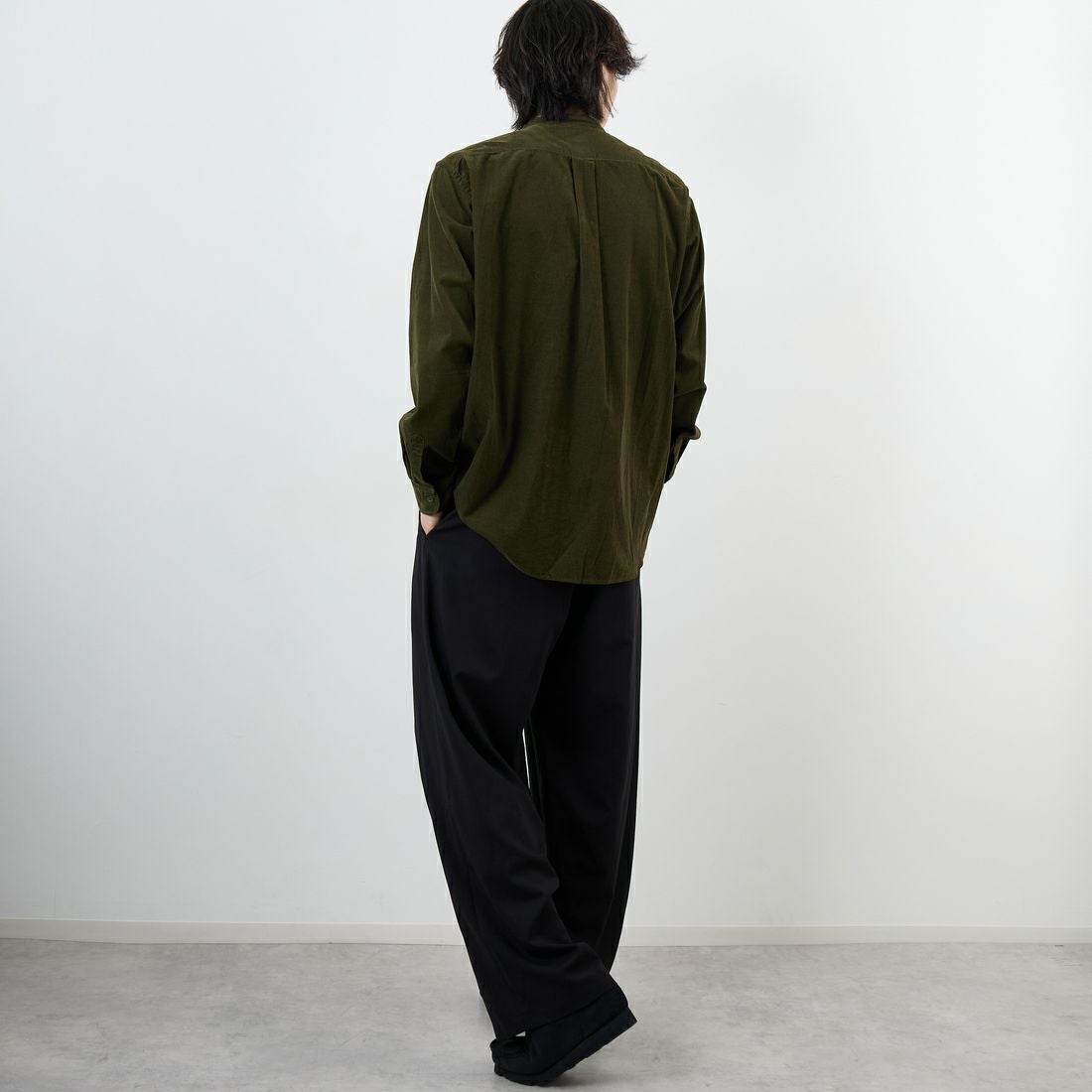 DANTON [ダントン] コーデュロイ バンドカラーシャツ [DT-B0291MCD] OLIVE &&モデル身長：179cm 着用サイズ：42&&