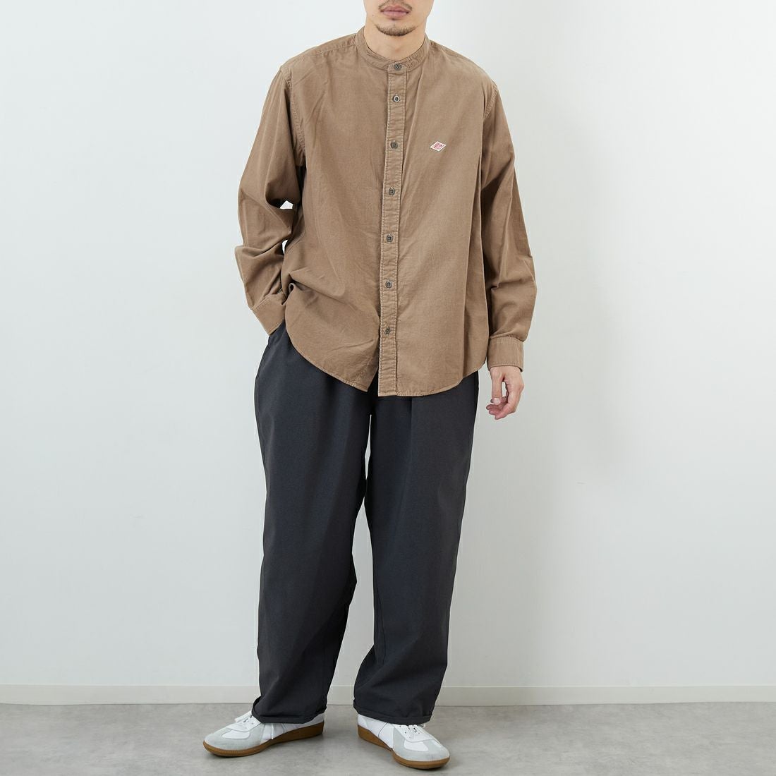 DANTON [ダントン] コーデュロイ バンドカラーシャツ [DT-B0291MCD] SAND BEIGE &&モデル身長：168cm 着用サイズ：40&&