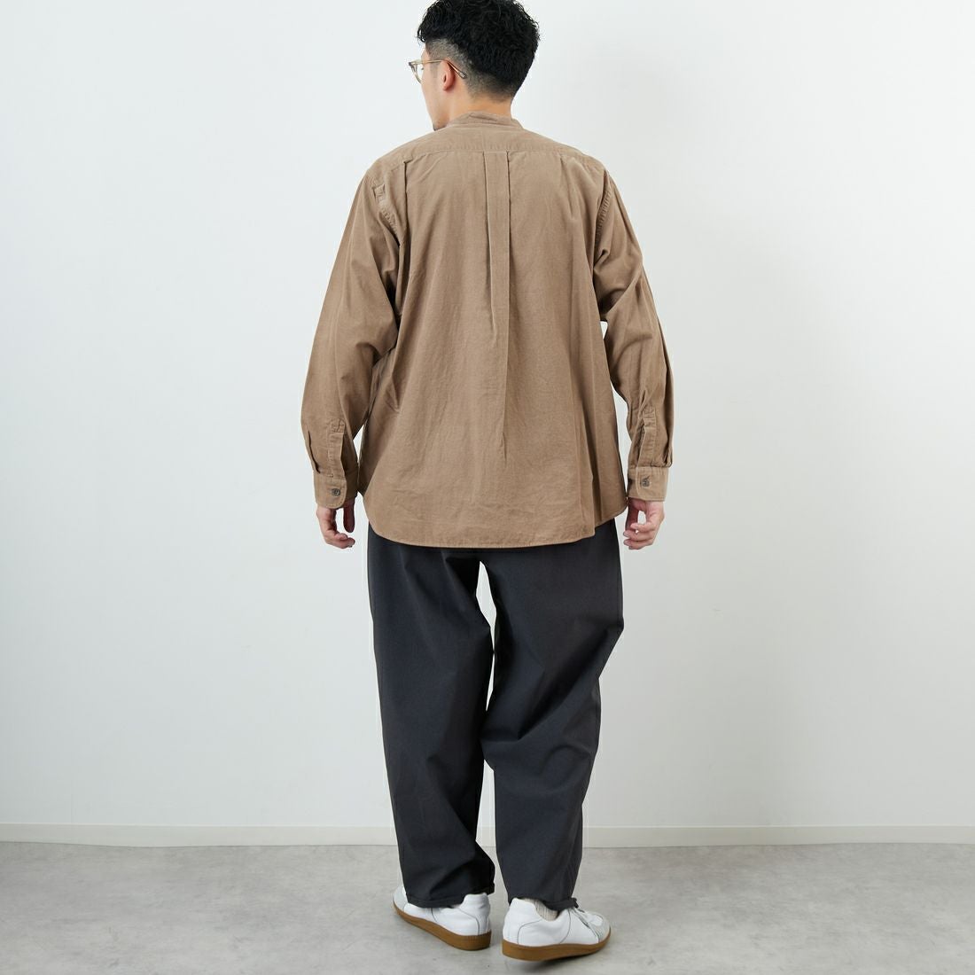 DANTON [ダントン] コーデュロイ バンドカラーシャツ [DT-B0291MCD] SAND BEIGE &&モデル身長：168cm 着用サイズ：40&&