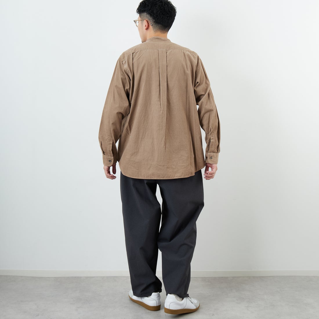 DANTON [ダントン] コーデュロイ バンドカラーシャツ [DT-B0291MCD] SAND BEIGE &&モデル身長：168cm 着用サイズ：40&&