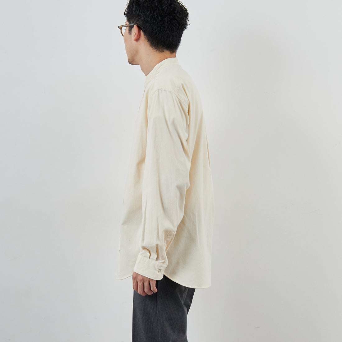 DANTON [ダントン] コーデュロイ バンドカラーシャツ [DT-B0291MCD] OFF WHITE &&モデル身長：168cm 着用サイズ：40&&