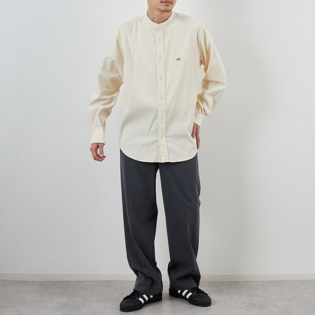 DANTON [ダントン] コーデュロイ バンドカラーシャツ [DT-B0291MCD] OFF WHITE &&モデル身長：168cm 着用サイズ：40&&