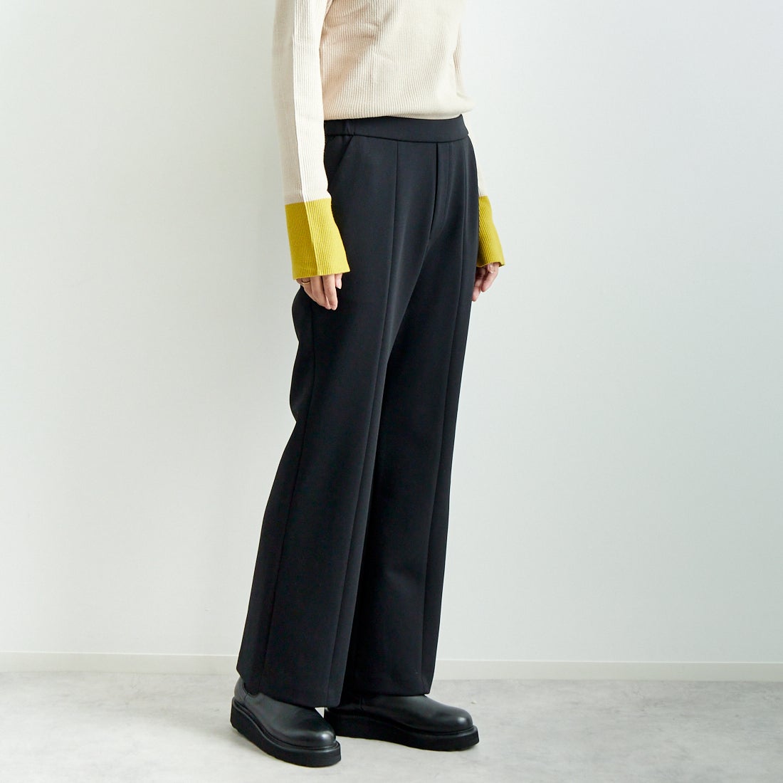 DONEEYU [ドニーユ] センターシームフレアパンツ [U-2990] 040 ﾌﾞﾗｯｸ &&モデル身長：167cm 着用サイズ：36&&