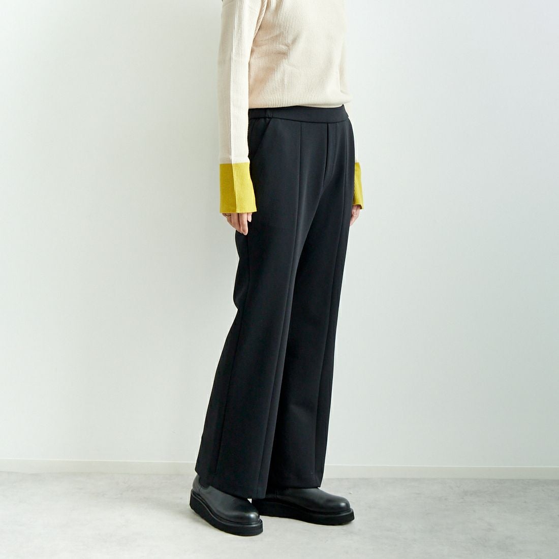 DONEEYU [ドニーユ] センターシームフレアパンツ [U-2990] 040 ﾌﾞﾗｯｸ &&モデル身長：167cm 着用サイズ：36&&