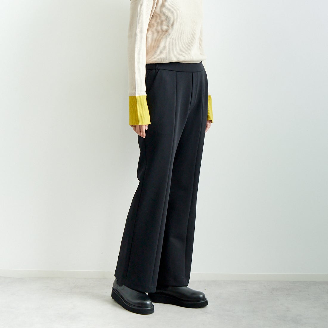 DONEEYU [ドニーユ] センターシームフレアパンツ [U-2990] 040 ﾌﾞﾗｯｸ &&モデル身長：167cm 着用サイズ：36&&