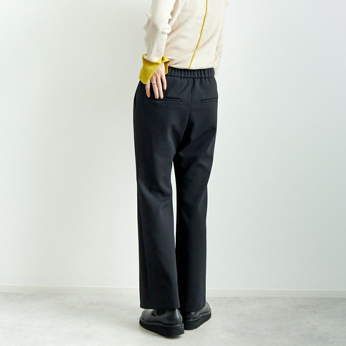 DONEEYU [ドニーユ] センターシームフレアパンツ [U-2990] 040 ﾌﾞﾗｯｸ &&モデル身長：167cm 着用サイズ：36&&