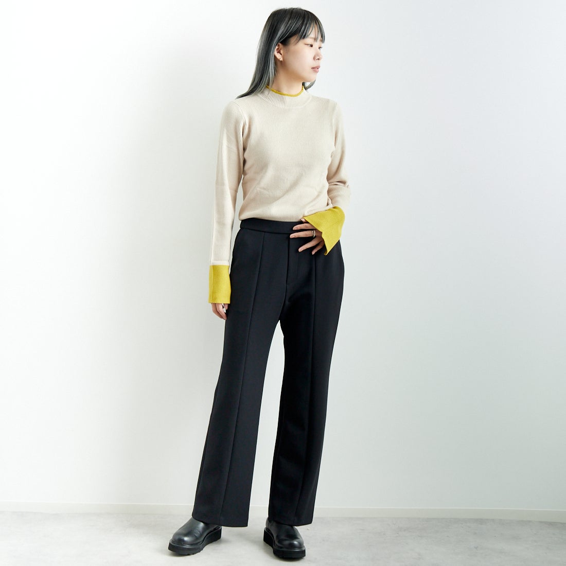 DONEEYU [ドニーユ] センターシームフレアパンツ [U-2990] 040 ﾌﾞﾗｯｸ &&モデル身長：167cm 着用サイズ：36&&