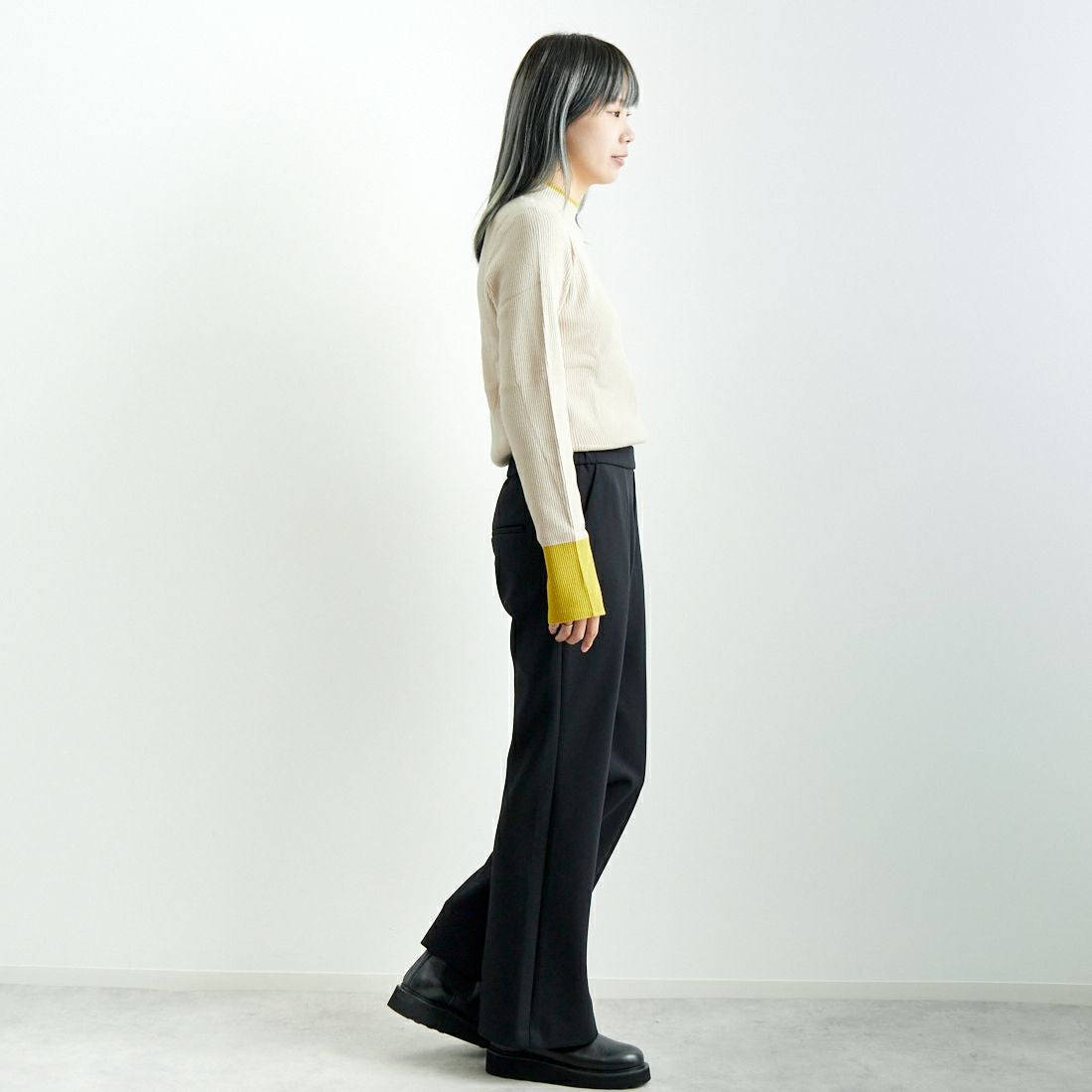 DONEEYU [ドニーユ] センターシームフレアパンツ [U-2990] 040 ﾌﾞﾗｯｸ &&モデル身長：167cm 着用サイズ：36&&