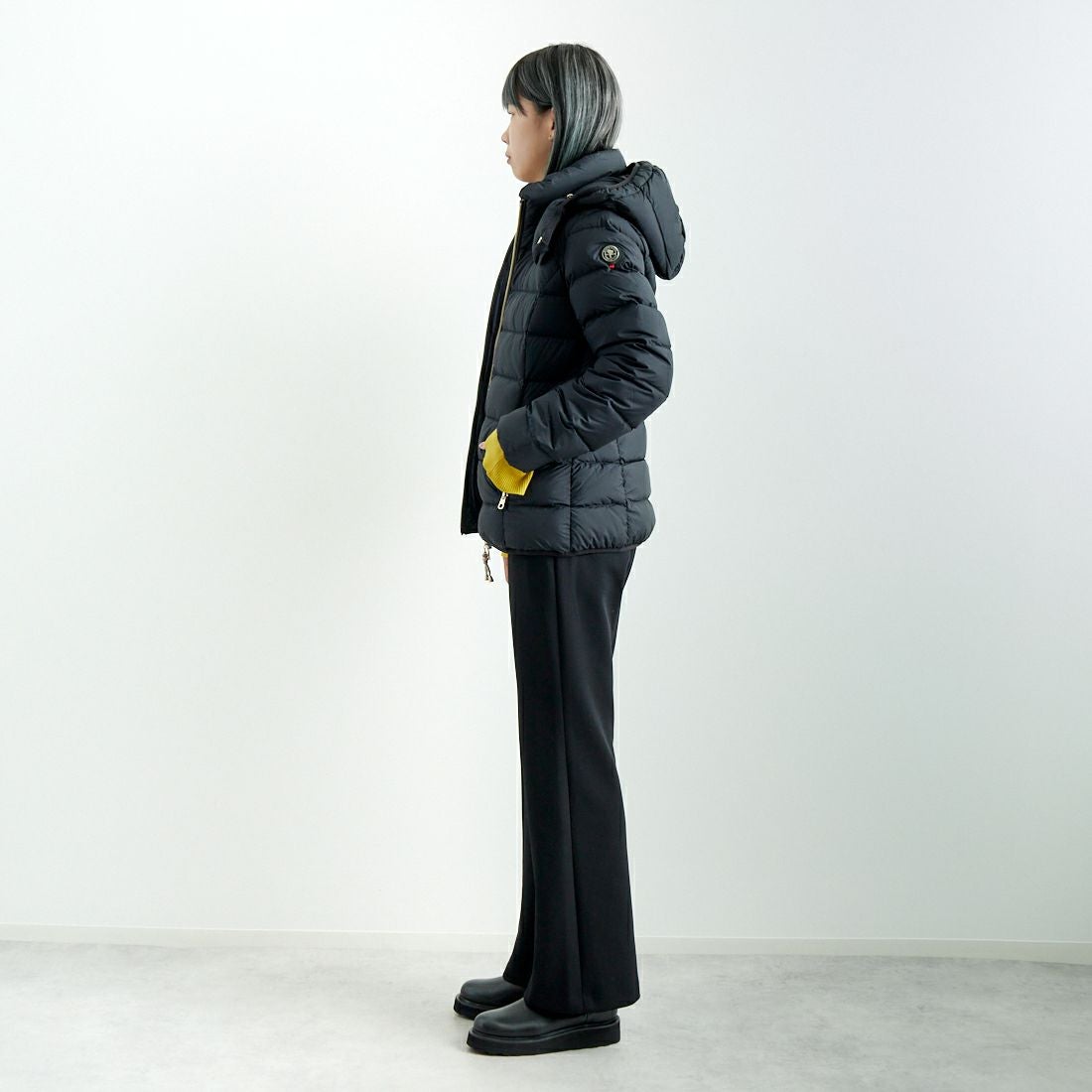 DONEEYU [ドニーユ] センターシームフレアパンツ [U-2990] 040 ﾌﾞﾗｯｸ &&モデル身長：167cm 着用サイズ：36&&