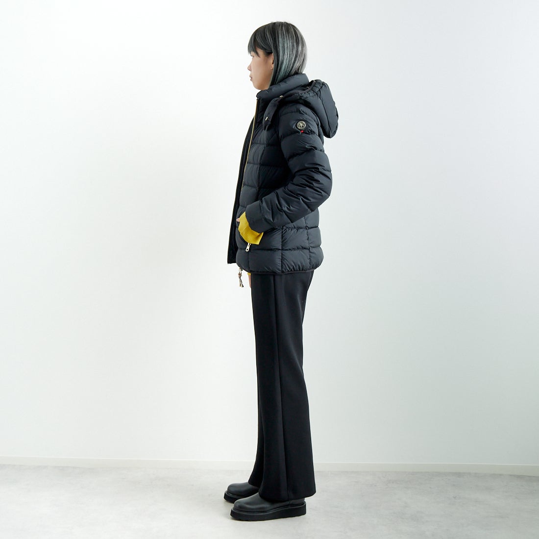 DONEEYU [ドニーユ] センターシームフレアパンツ [U-2990] 040 ﾌﾞﾗｯｸ &&モデル身長：167cm 着用サイズ：36&&