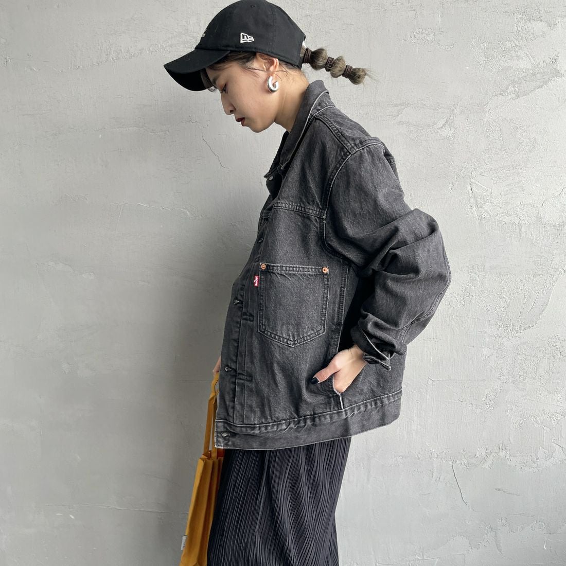LEVI'S [リーバイス] TYPE1 トラッカージャケット [A3174-00] 00 MIDNIGH &&モデル身長：150cm 着用サイズ：S&&
