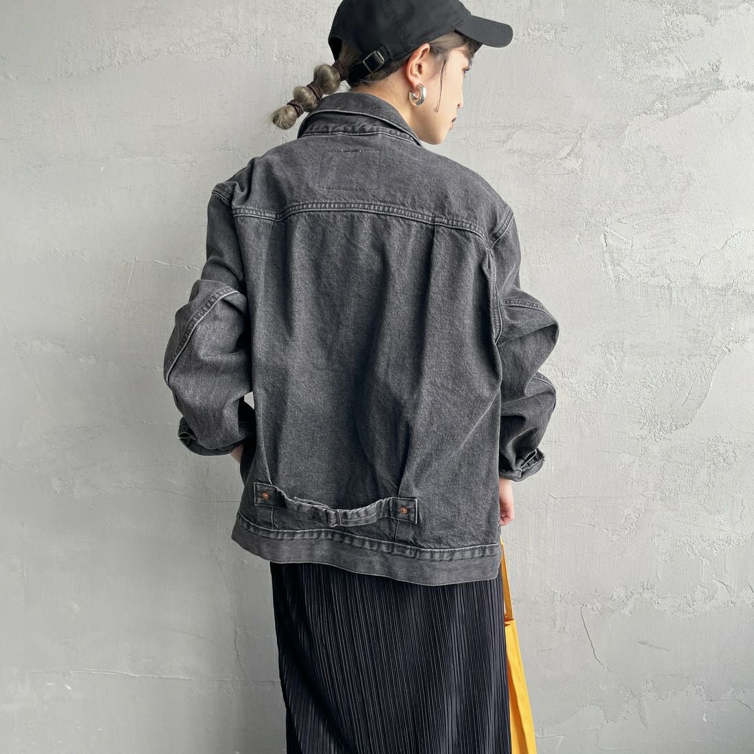 LEVI'S [リーバイス] TYPE1 トラッカージャケット [A3174-00] 00 MIDNIGH &&モデル身長：150cm 着用サイズ：S&&