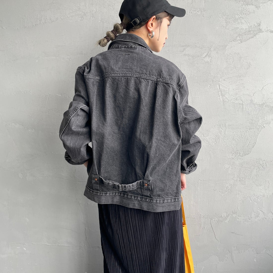 LEVI'S [リーバイス] TYPE1 トラッカージャケット [A3174-00] 00 MIDNIGH &&モデル身長：150cm 着用サイズ：S&&