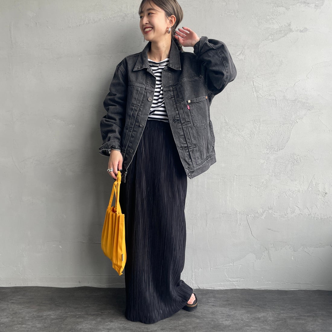 LEVI'S [リーバイス] TYPE1 トラッカージャケット [A3174-00] 00 MIDNIGH &&モデル身長：150cm 着用サイズ：S&&