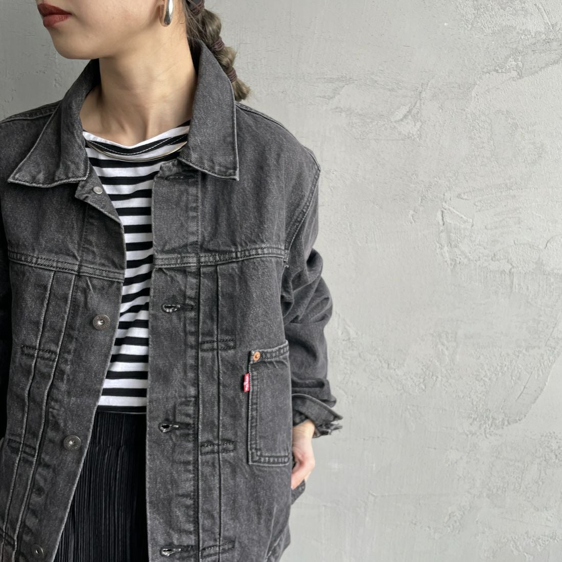 LEVI'S [リーバイス] TYPE1 トラッカージャケット [A3174-00] 00 MIDNIGH &&モデル身長：150cm 着用サイズ：S&&