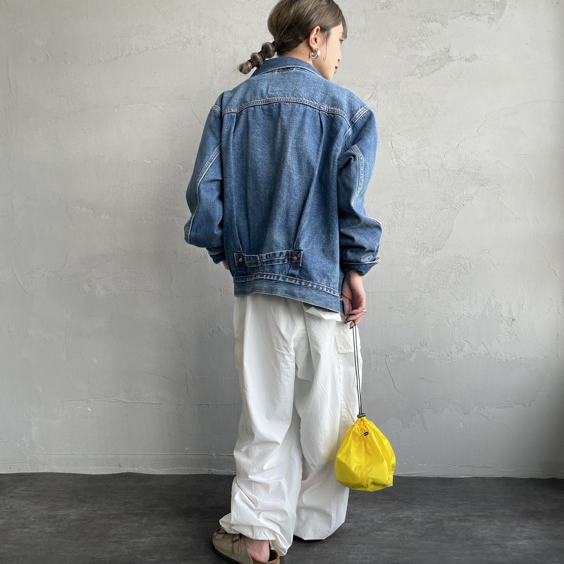 LEVI'S [リーバイス] TYPE1 トラッカージャケット [A3174-00] 04 DANCING &&モデル身長：150cm 着用サイズ：S&&