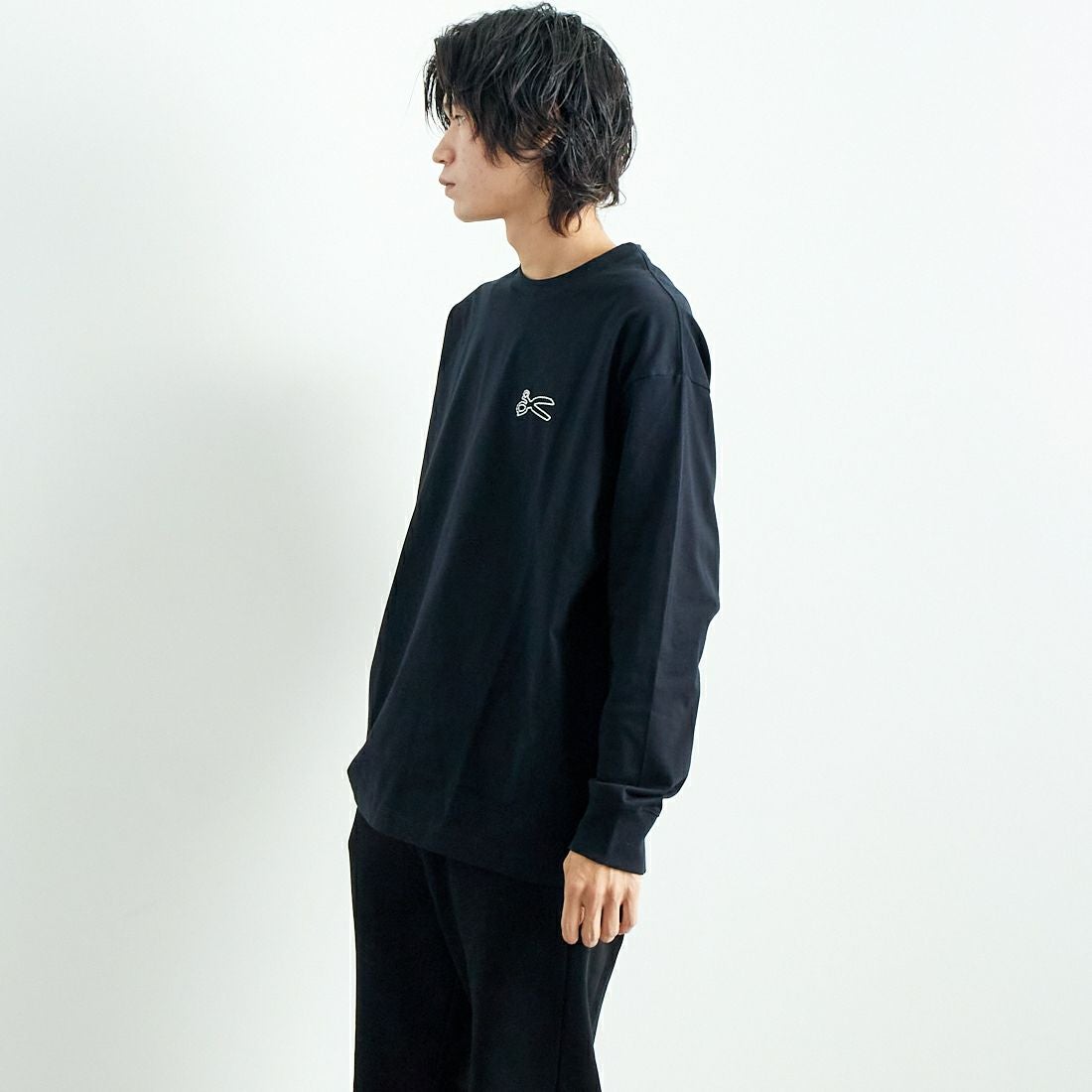 DENHAM [デンハム] AMERICANA ロングスリーブTシャツ [AMERICANA-LS-TEE] BLACK &&モデル身長：182cm 着用サイズ：L&&