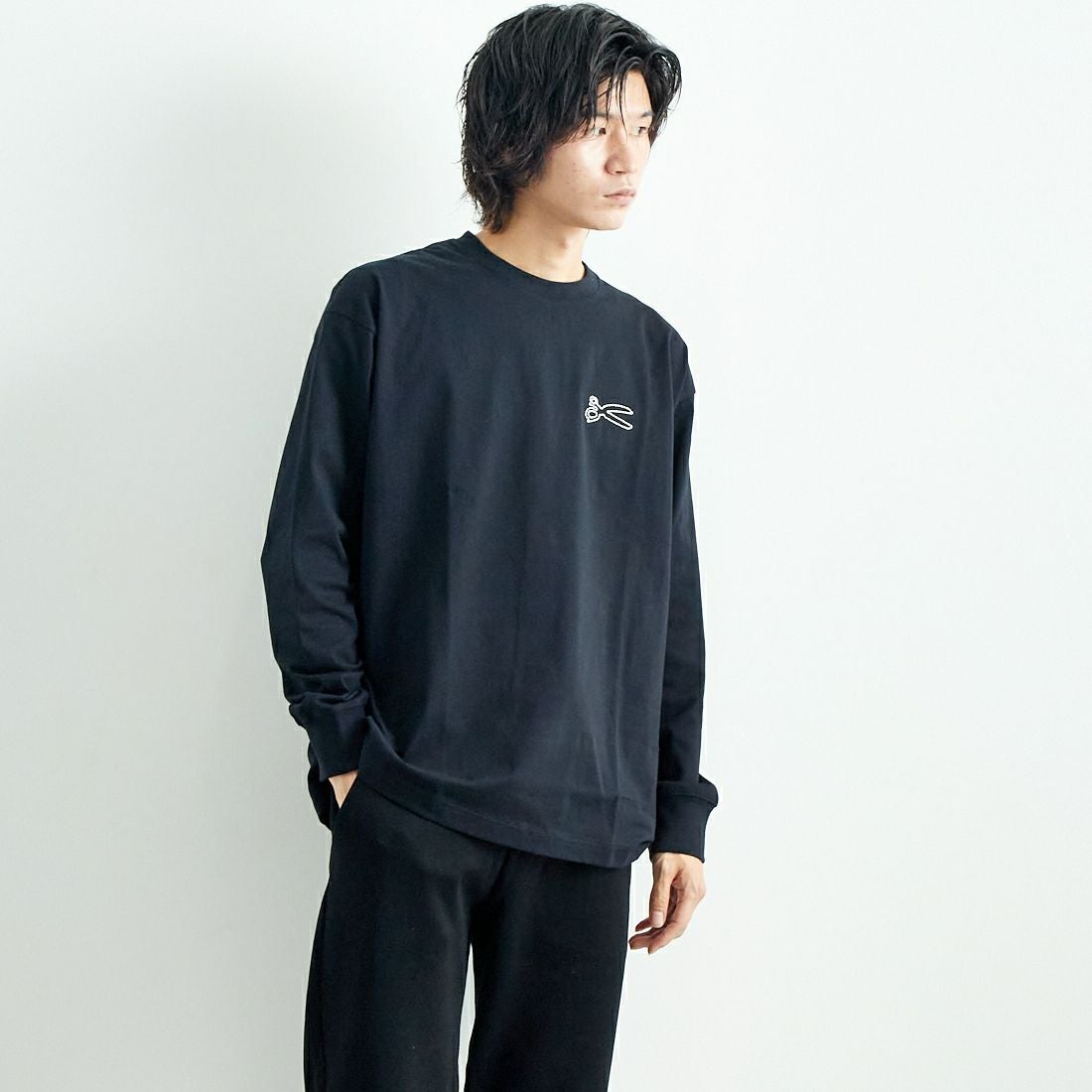 DENHAM [デンハム] CHAIN ロングスリーブTシャツ [CHAIN-LS-TEE] BLACK &&モデル身長：182cm 着用サイズ：L&&