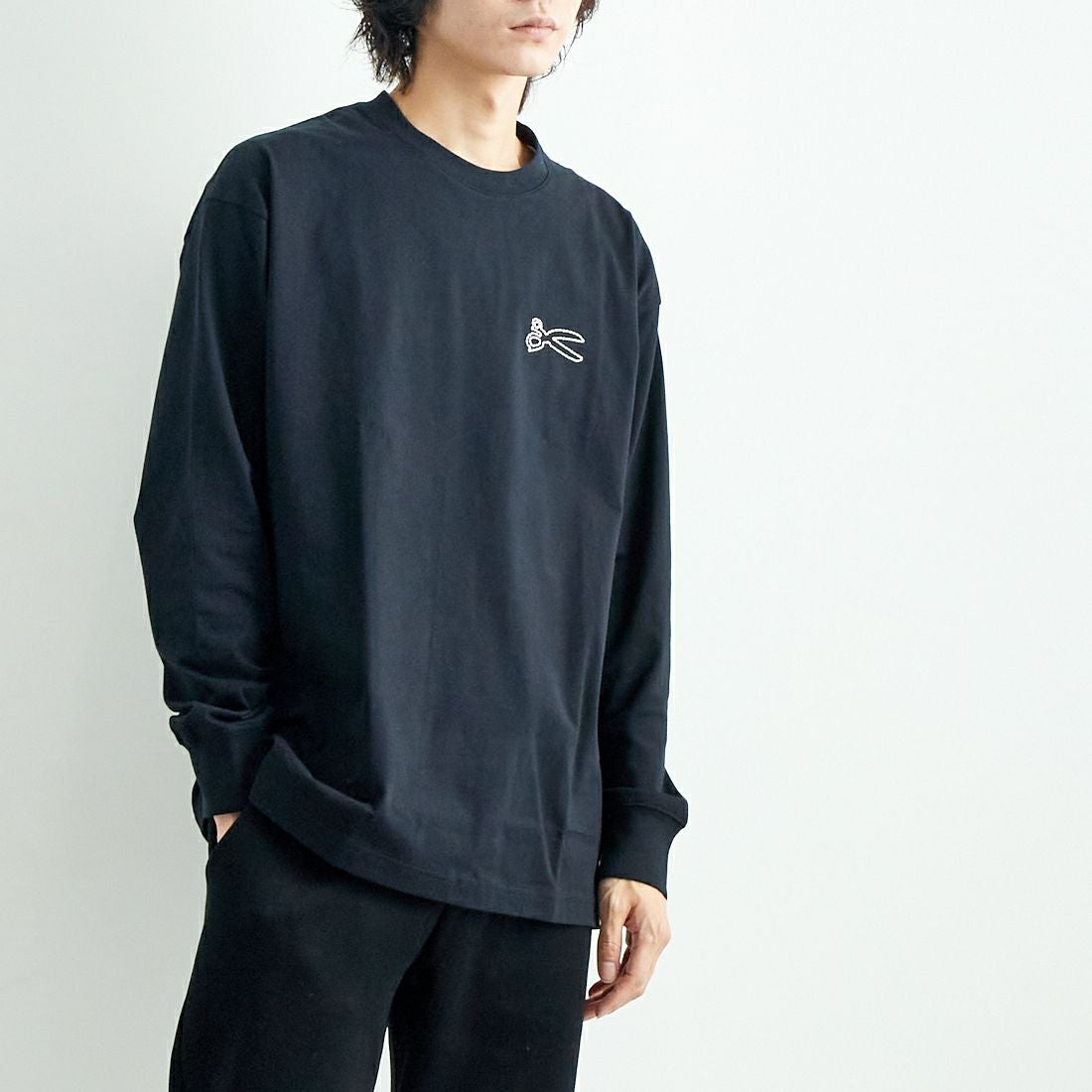 DENHAM [デンハム] CHAIN ロングスリーブTシャツ [CHAIN-LS-TEE] BLACK &&モデル身長：182cm 着用サイズ：L&&