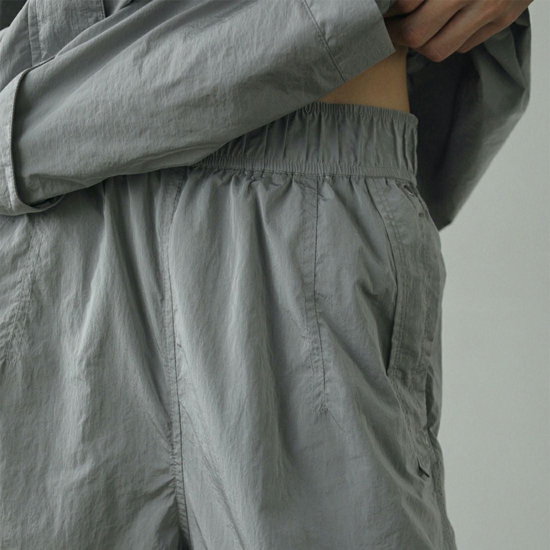 anuke [アンヌーク] ナイロンテックパンツ [62420706] I/BLU