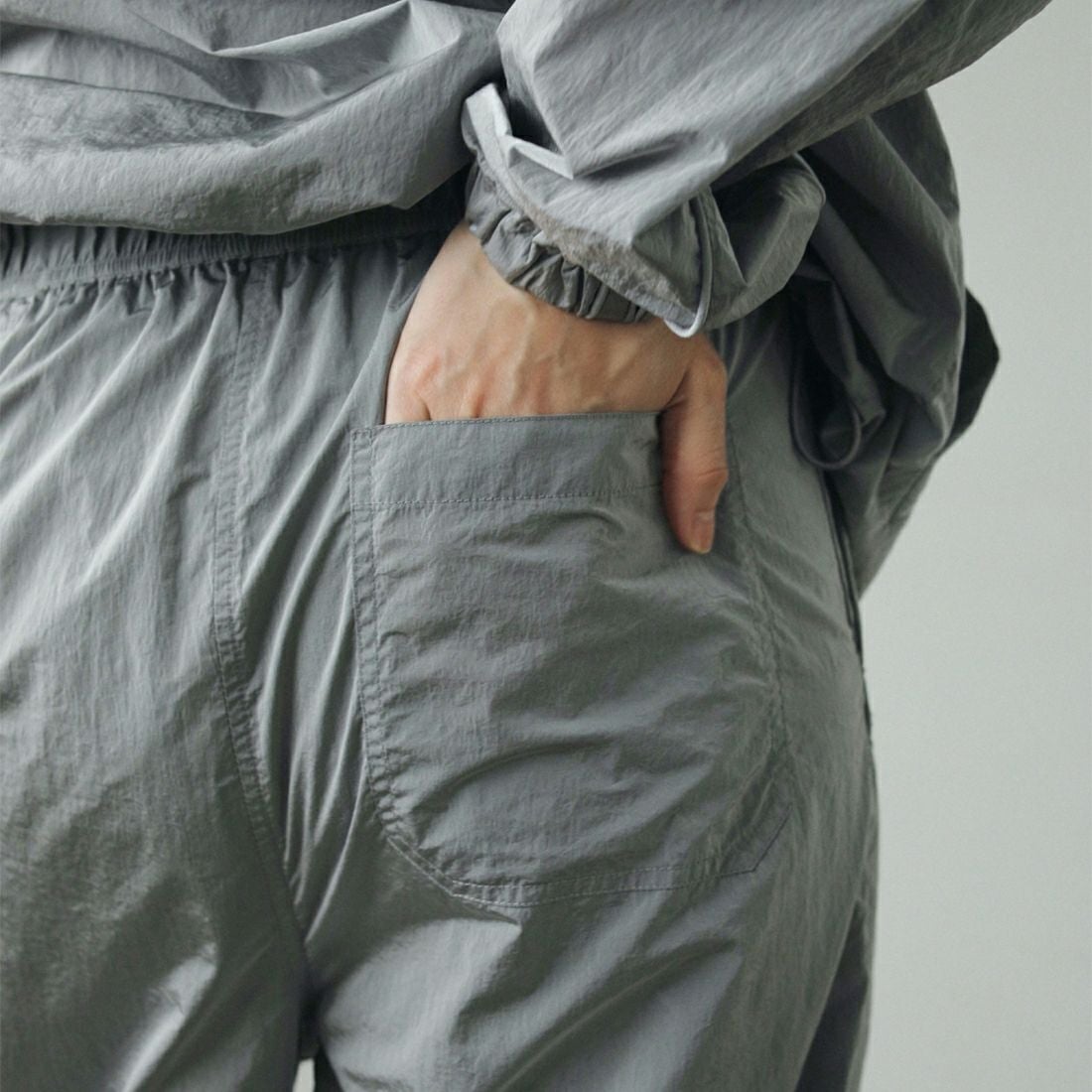 anuke [アンヌーク] ナイロンテックパンツ [62420706] I/BLU