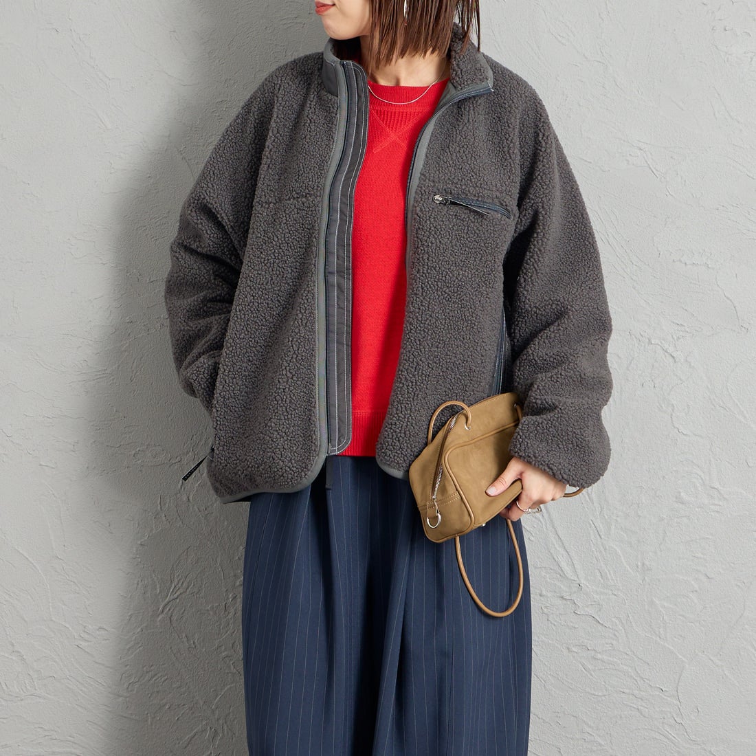 Gymphlex [ジムフレックス] コージーライトボアブルゾン [GY-A0249BOL] COAL GREY &&モデル身長：159cm 着用サイズ：14&&
