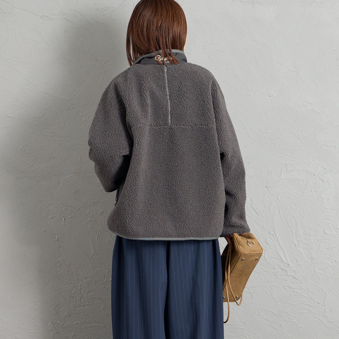 Gymphlex [ジムフレックス] コージーライトボアブルゾン [GY-A0249BOL] COAL GREY &&モデル身長：159cm 着用サイズ：14&&