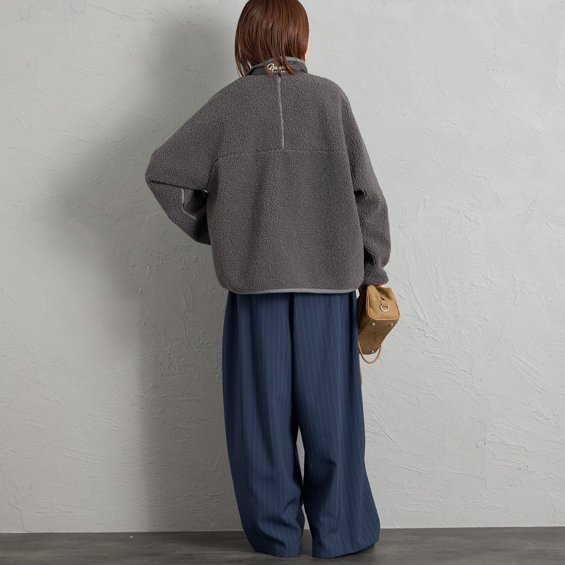 Gymphlex [ジムフレックス] コージーライトボアブルゾン [GY-A0249BOL] COAL GREY &&モデル身長：159cm 着用サイズ：14&&