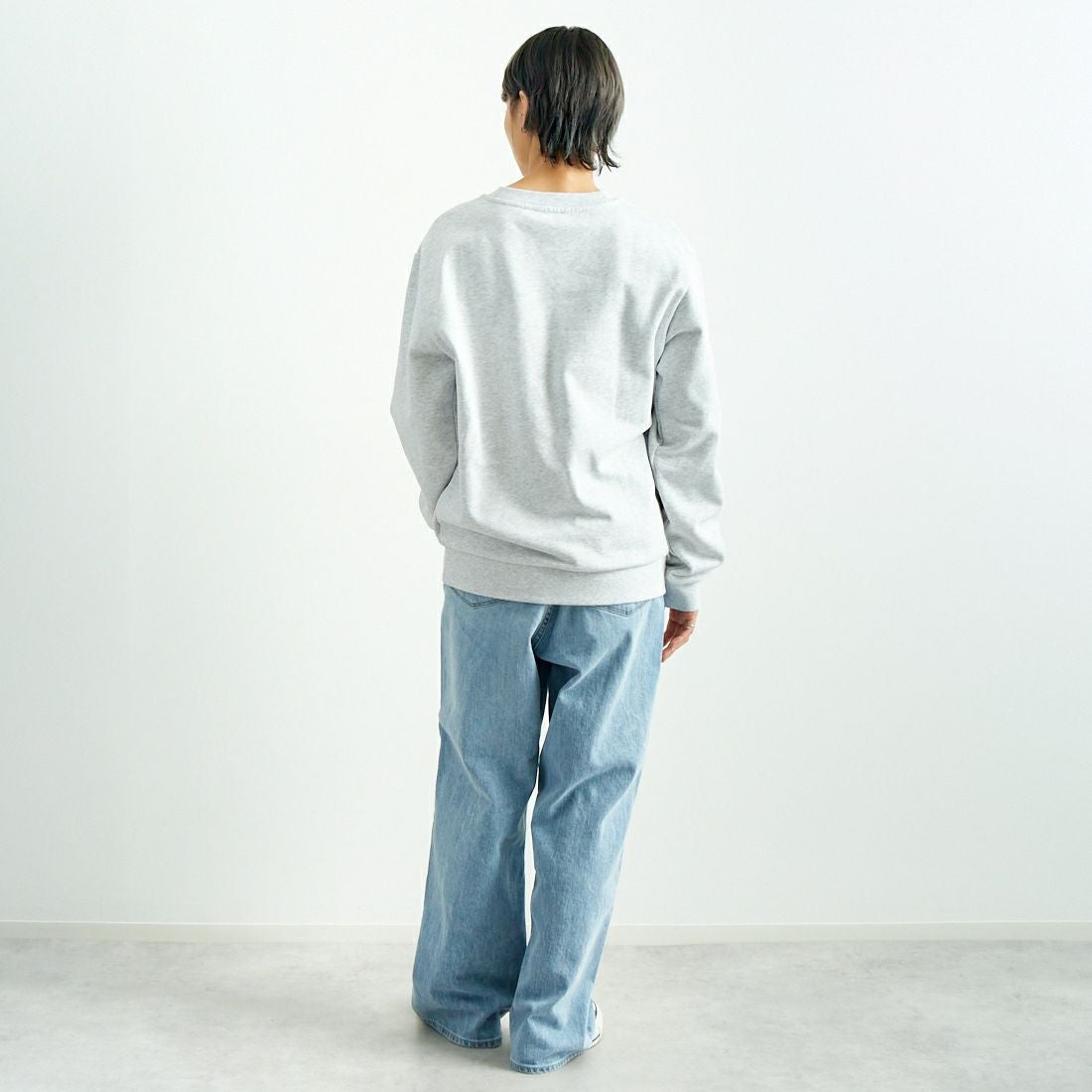 A.P.C. [アー・ペー・セー] ロゴ刺繍スウェット [RUE-MADAME] 92 GRIS CH &&モデル身長：160cm 着用サイズ：S&&