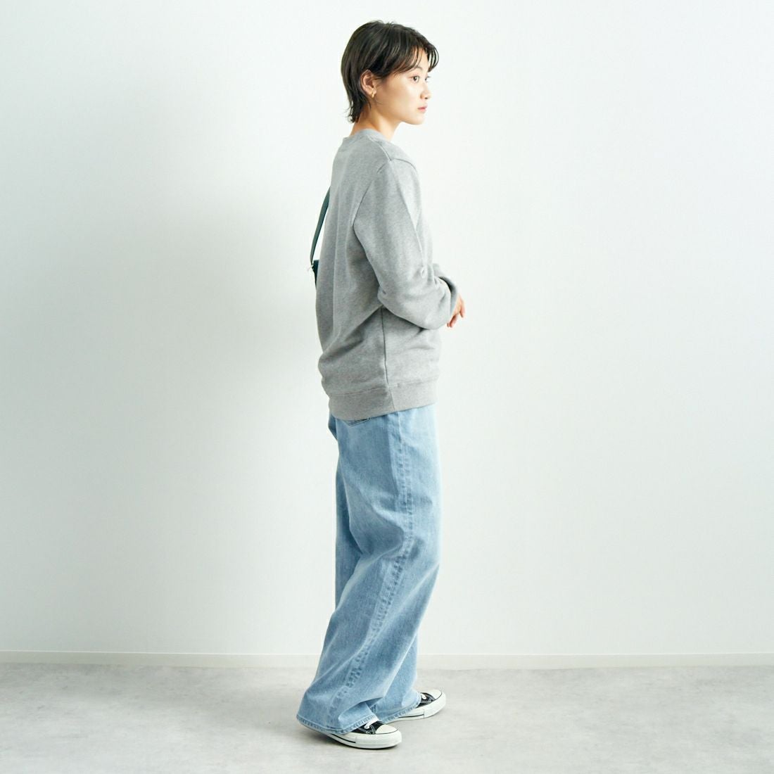 A.P.C. [アー・ペー・セー] ロゴ刺繍スウェット [APC-BRODE] 93 GRIS CH &&モデル身長：160cm 着用サイズ：S&&