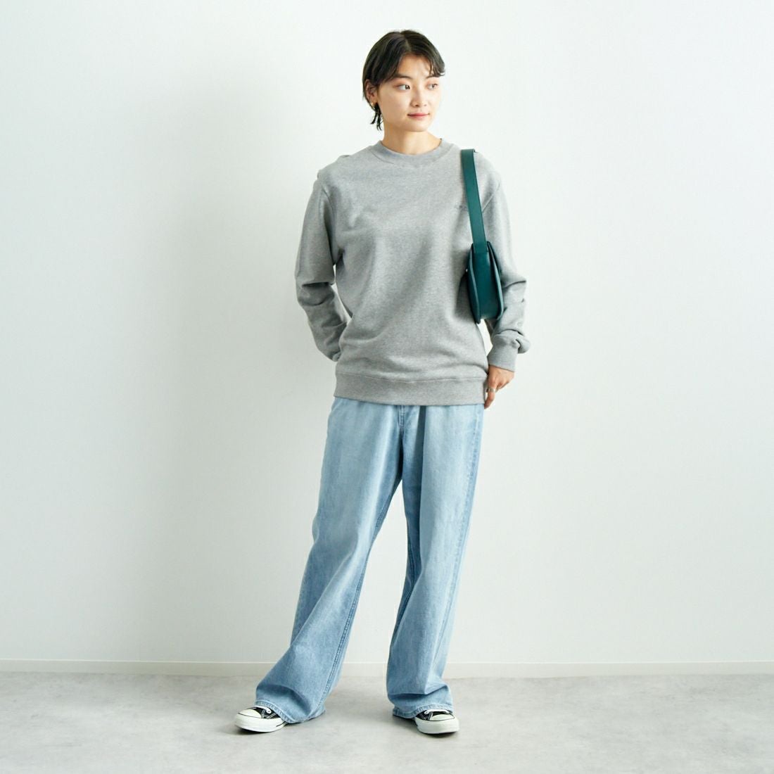 A.P.C. [アー・ペー・セー] ロゴ刺繍スウェット [APC-BRODE] 93 GRIS CH &&モデル身長：160cm 着用サイズ：S&&