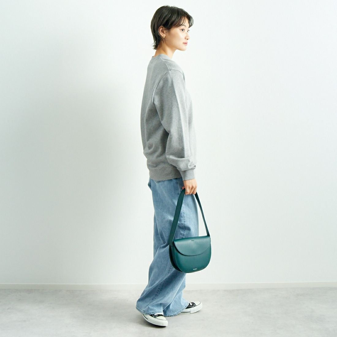 A.P.C. [アー・ペー・セー] ロゴ刺繍スウェット [APC-BRODE] 93 GRIS CH &&モデル身長：160cm 着用サイズ：S&&