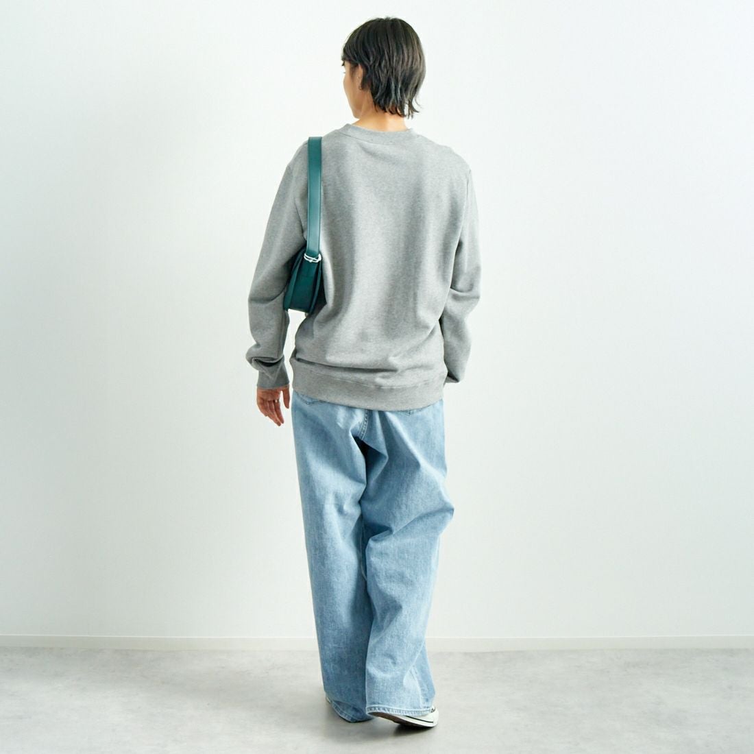 A.P.C. [アー・ペー・セー] ロゴ刺繍スウェット [APC-BRODE] 93 GRIS CH &&モデル身長：160cm 着用サイズ：S&&