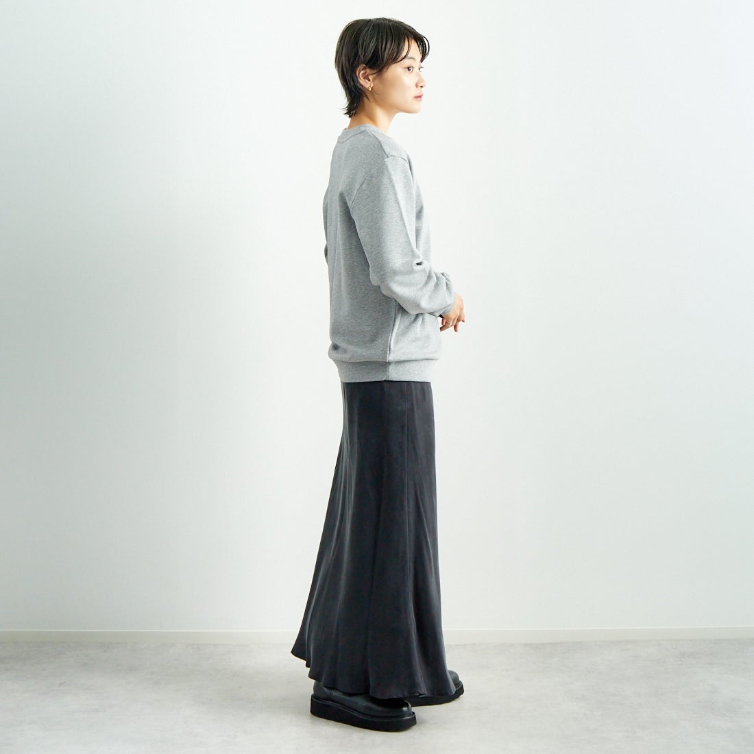 A.P.C. [アー・ペー・セー] VPC ロゴスウェット [GRAND-VPC] 92 GRIS CH &&モデル身長：160cm 着用サイズ：S&&