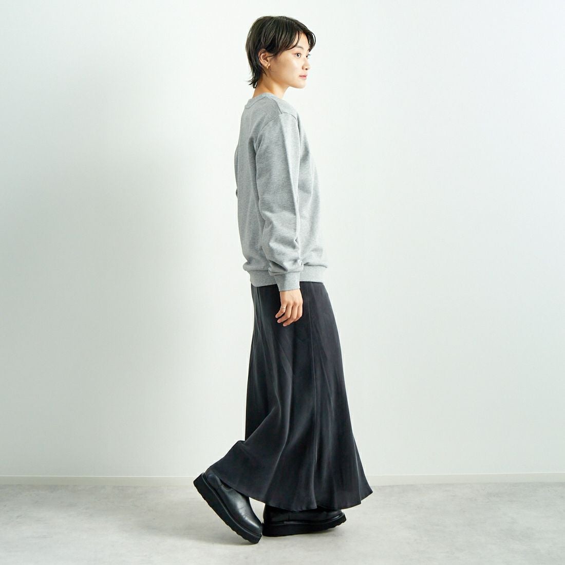 A.P.C. [アー・ペー・セー] VPC ロゴスウェット [GRAND-VPC] 92 GRIS CH &&モデル身長：160cm 着用サイズ：S&&