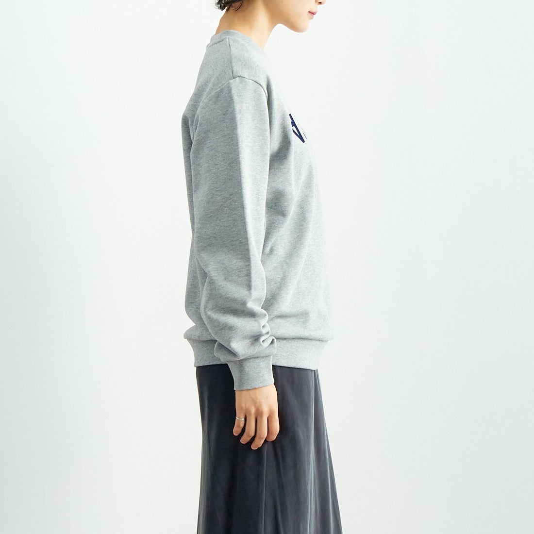 A.P.C. [アー・ペー・セー] VPC ロゴスウェット [GRAND-VPC] 92 GRIS CH &&モデル身長：160cm 着用サイズ：S&&