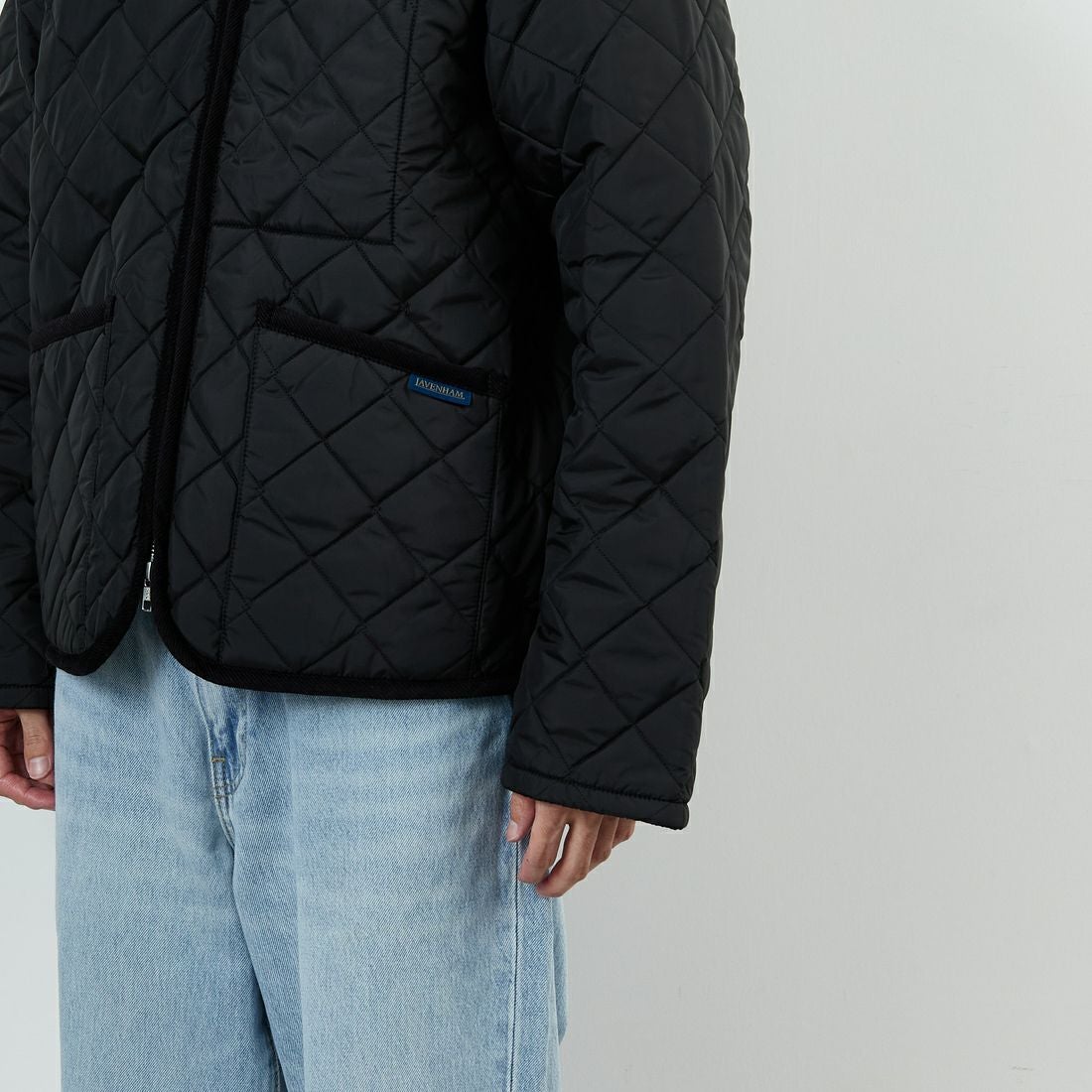 LAVENHAM [ラベンハム] TEYNHAM レギュラーカラーキルティングジャケット [LV10000] F44 SABLE &&モデル身長：168cm 着用サイズ：M&&