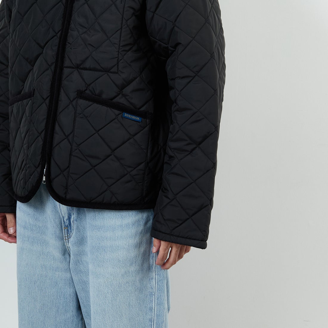 LAVENHAM [ラベンハム] TEYNHAM レギュラーカラーキルティングジャケット [LV10000] F44 SABLE &&モデル身長：168cm 着用サイズ：M&&