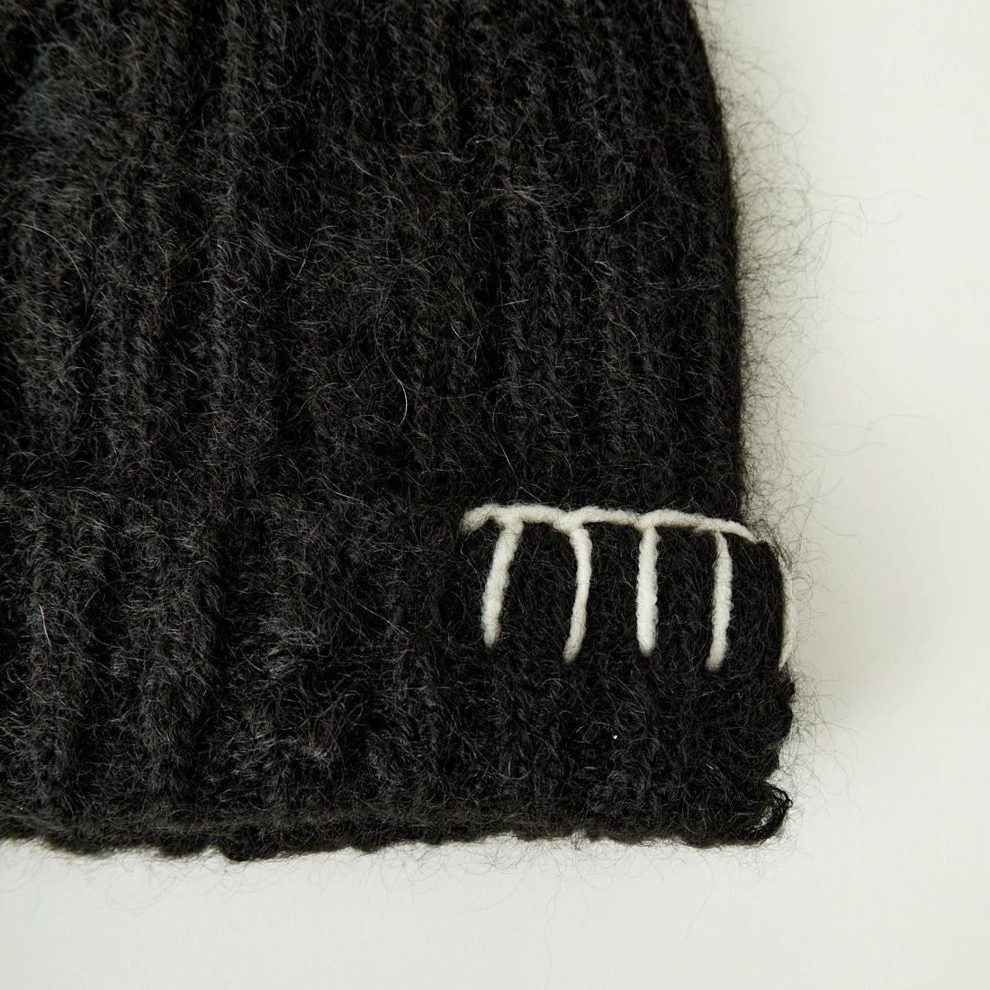 Indietro Association [インディエトロアソシエーション] モヘアダメージニットキャップ [IA-24-107] BLACK
