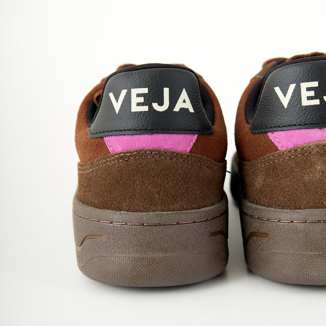 VEJA [ヴェジャ] レザースニーカー [V-90] WALNUT BLK