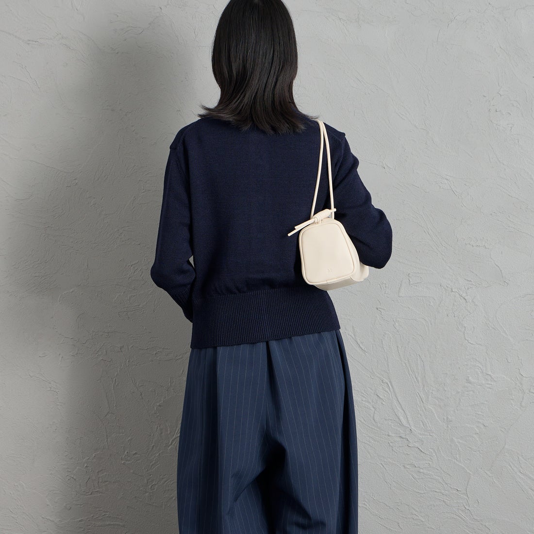 THE SHINZONE [ザ シンゾーン] ロングリブカーディガン [23AMSNI05] 85 NAVY &&モデル身長：162cm 着用サイズ：F0&&