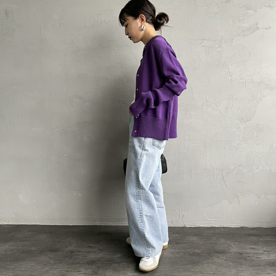 THE SHINZONE [ザ シンゾーン] ロングリブカーディガン [23AMSNI05] 94 PURPLE &&モデル身長：150cm 着用サイズ：F0&&