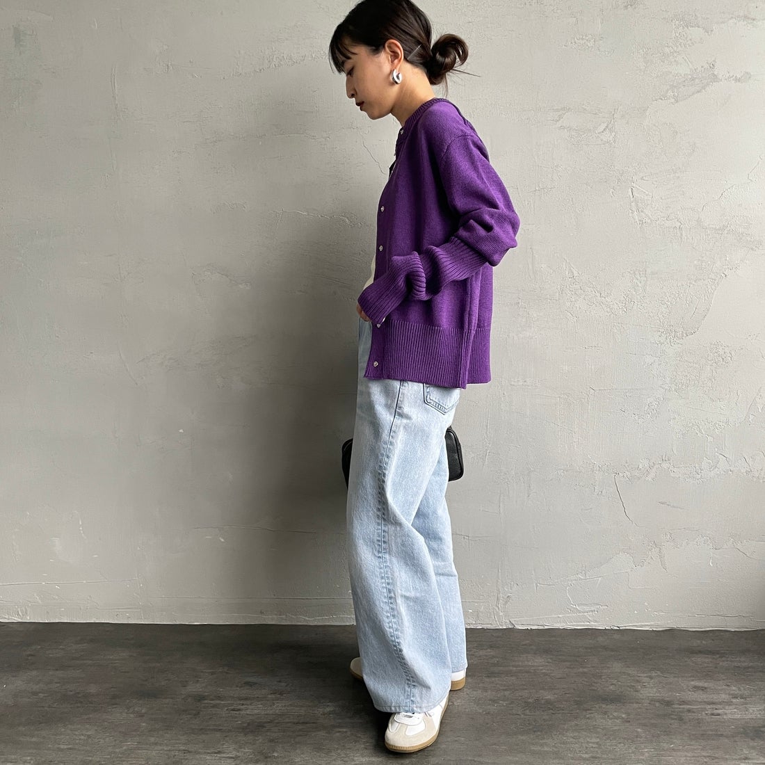 THE SHINZONE [ザ シンゾーン] ロングリブカーディガン [23AMSNI05] 94 PURPLE &&モデル身長：150cm 着用サイズ：F0&&