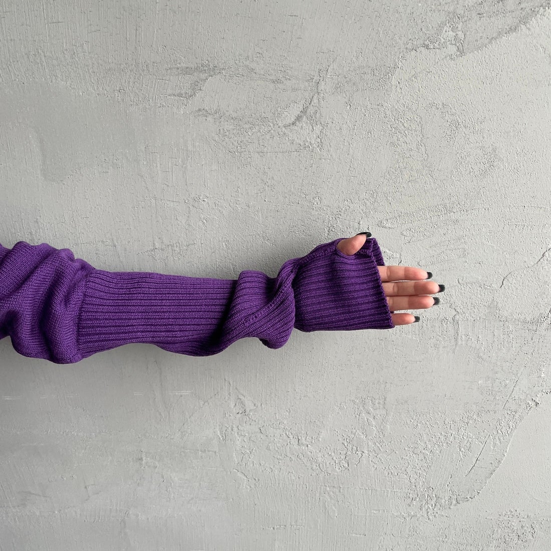 THE SHINZONE [ザ シンゾーン] ロングリブカーディガン [23AMSNI05] 94 PURPLE &&モデル身長：150cm 着用サイズ：F0&&