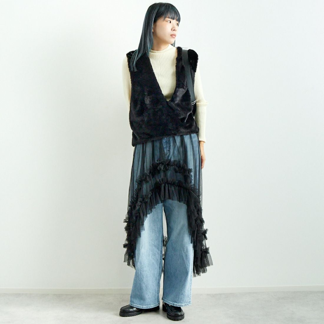 CHIGNON [シニヨン] アシメレイヤードチュールスカート [2344-063PT] BLACK &&モデル身長：167cm 着用サイズ：F&&