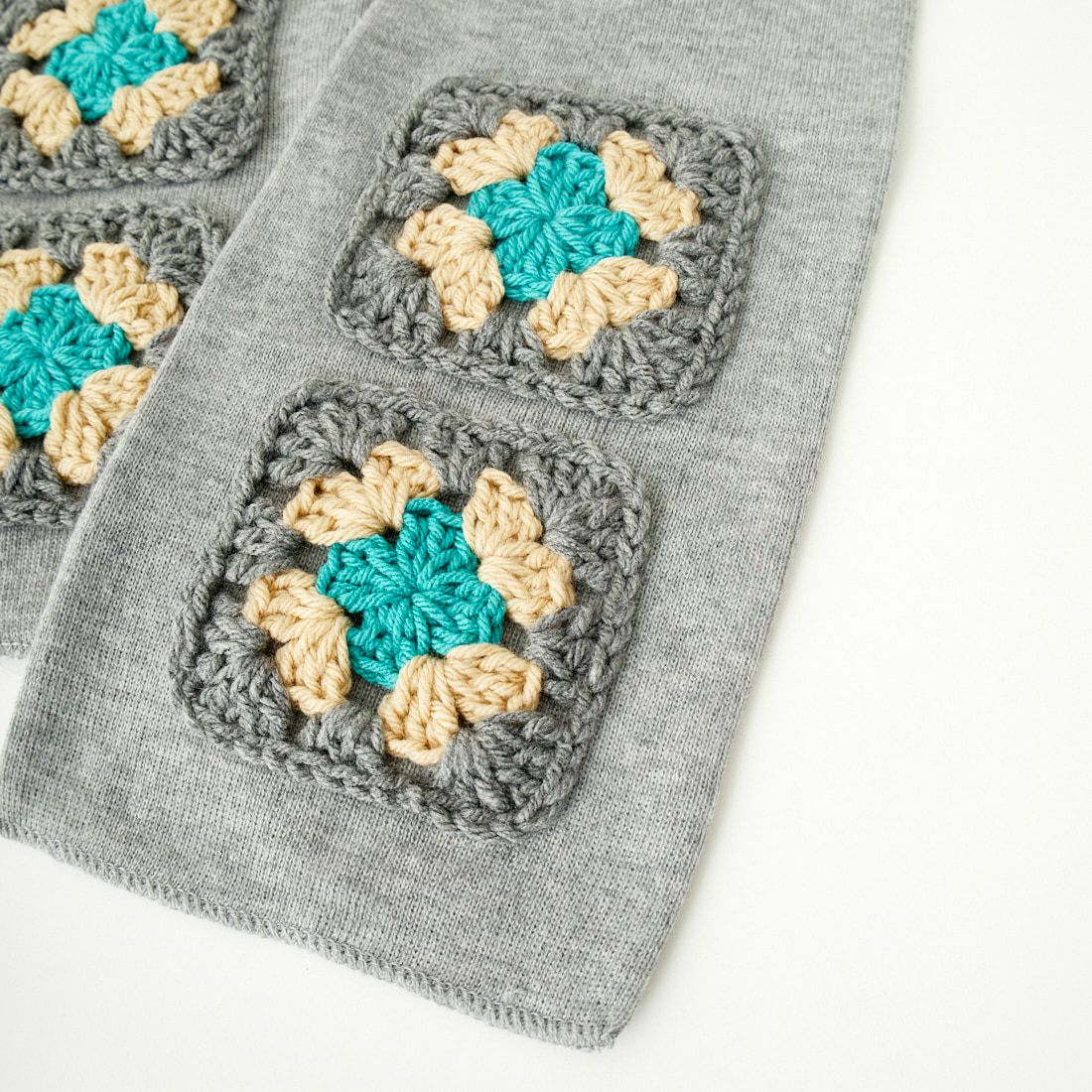 Mrs. G.B. [ミセスジービー] グラニーニットスカーフ [GRANNY-KNIT-SCARF] LIGHT GREY